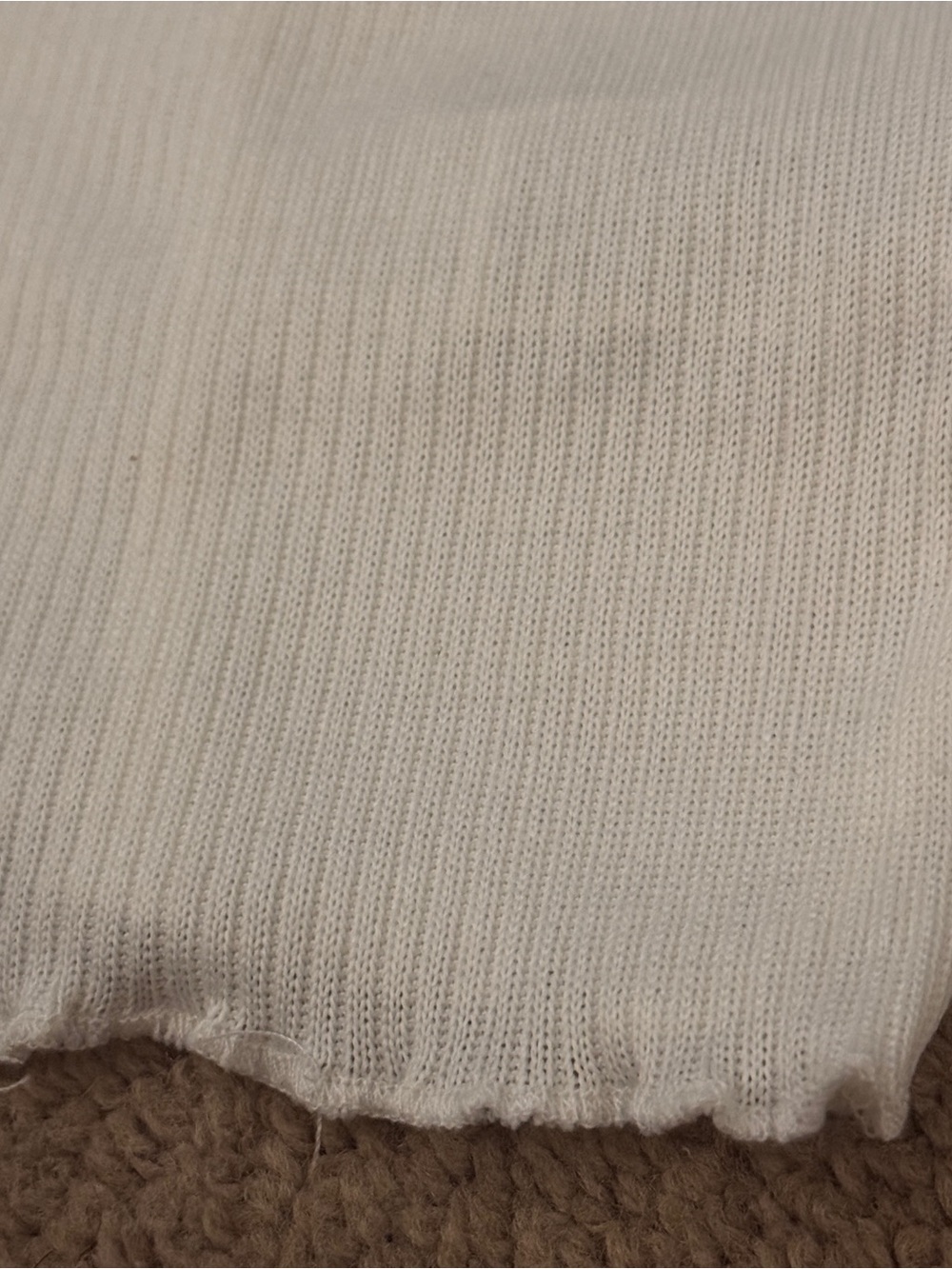 NWOT Forever 21 White Ribbed Lettuce Trim Crop Tank Top - Picture 10 of 11